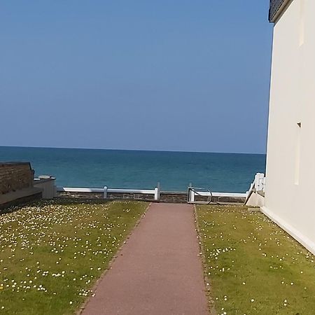 Les Pieds Dans L'Eau - Acces Direct A La Plage Bernières-sur-Mer Екстериор снимка