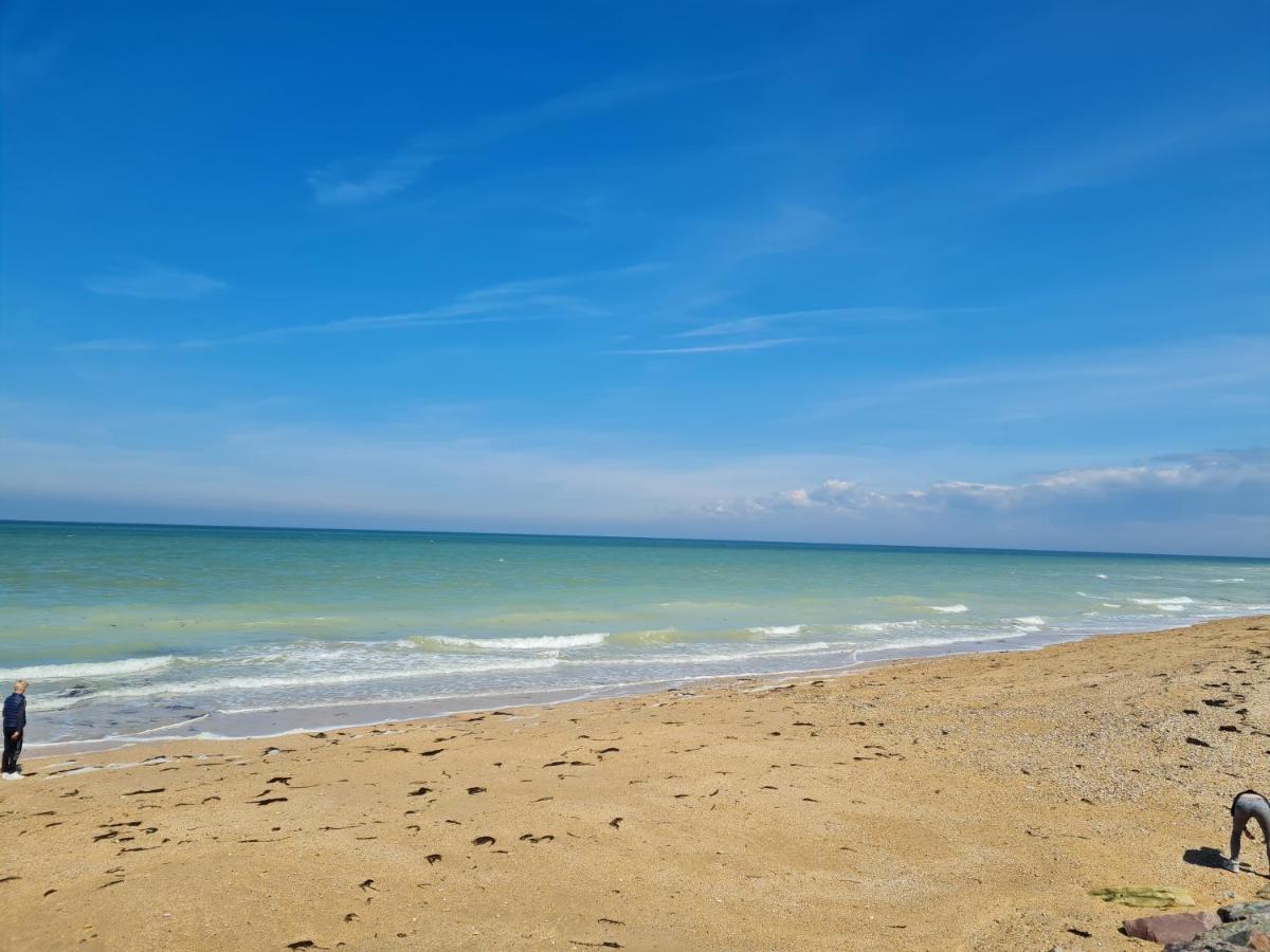 Les Pieds Dans L'Eau - Acces Direct A La Plage Bernières-sur-Mer Екстериор снимка