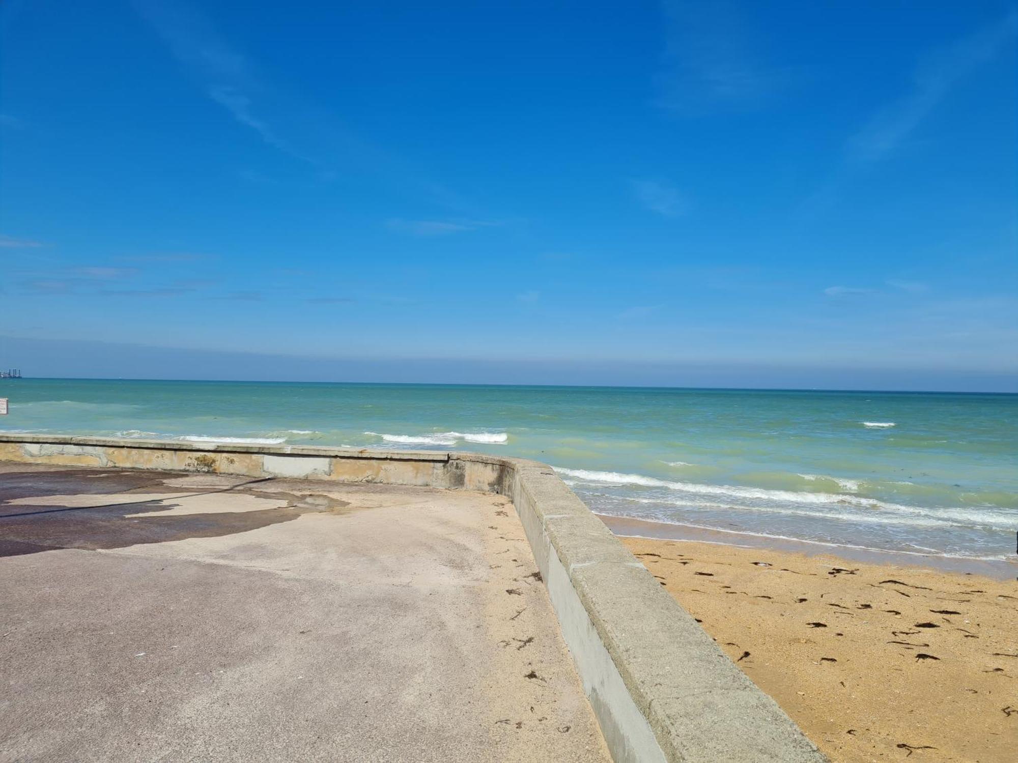 Les Pieds Dans L'Eau - Acces Direct A La Plage Bernières-sur-Mer Екстериор снимка
